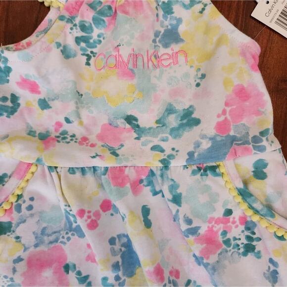 CALVIN KLEIN NEW FLORAL ROMPER WITH HEADBAND SIZE 3-6 MTHS - Picture 5 of 6